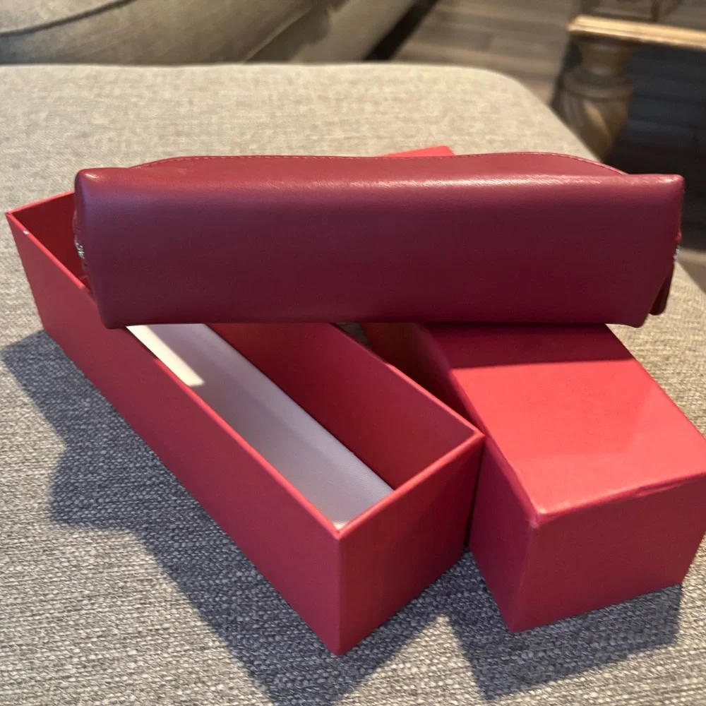 💄 Bally Makeup Travel Bag with Gift Box (Burgundy) - Picture 2 of 9